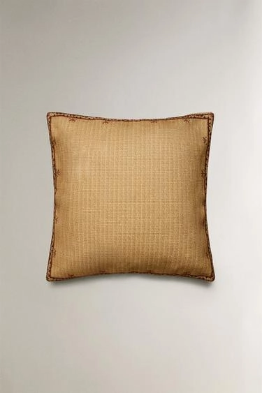 CUSHION COVER WITH FLORAL DETAIL