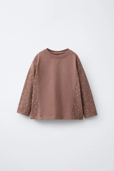 Футболка с цветочным принтом