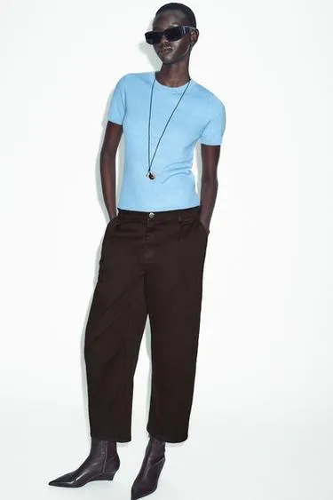 Свитер с короткими рукавами из мягкого трикотажа