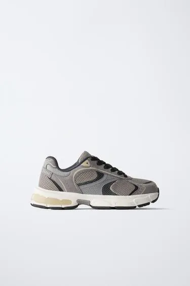 Кроссовки из разных материалов