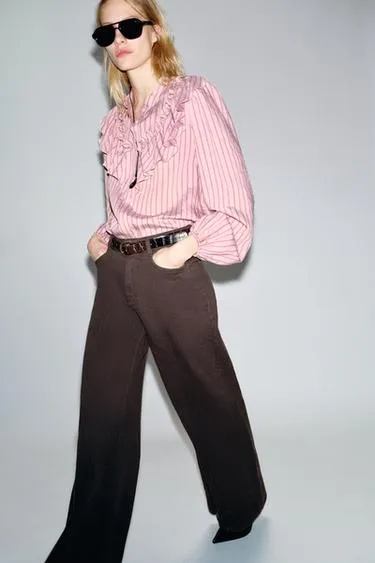 Рубашка в полоску с воланами