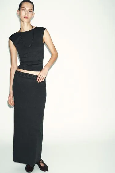 Мягкая прямая юбка