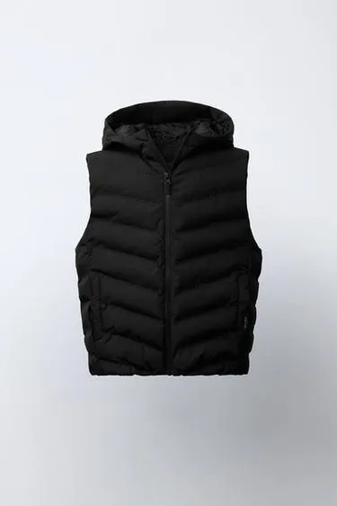 Очень легкий жилет WATER REPELLENT с капюшоном