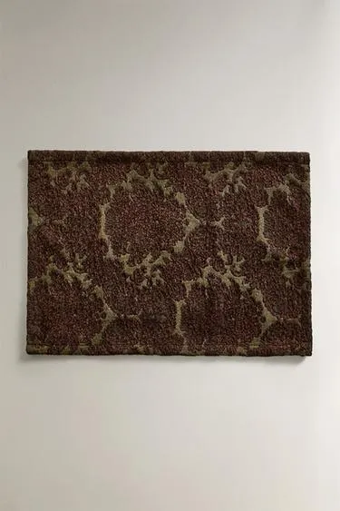 Салфетка из жаккарда с растительными мотивами