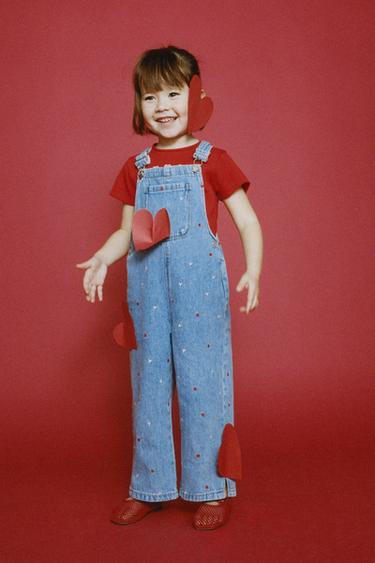 Zara Длинный джинсовый комбинезон с вышивкой «сердца» купить с доставкой.