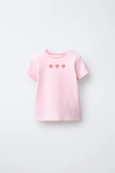 Футболка в рубчик с вырезами в виде сердец- Заказать в России