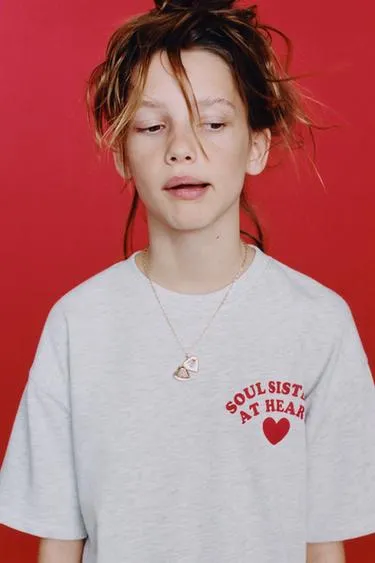 Футболка с принтом «сердца»