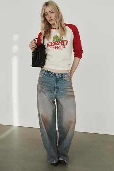 Джинсы TRF со средней посадкой и отворотом на поясе- Заказать в России