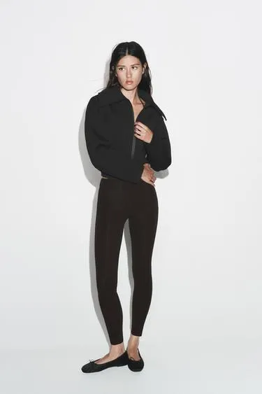 Приталенная куртка из неопрена