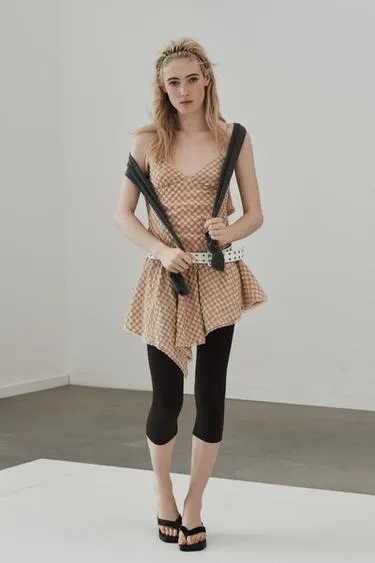 Короткое платье в клетку с кружевом- Заказать в России