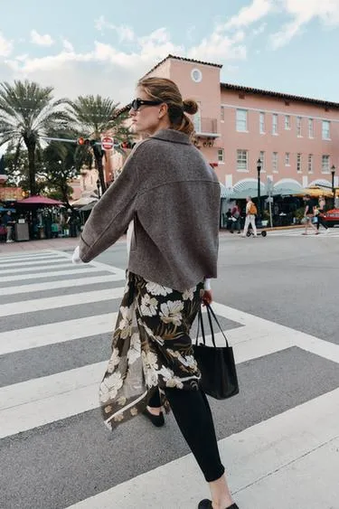 Платок с цветочным принтом- Заказать в России