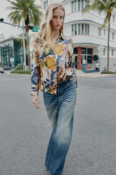 Атласная блузка с принтом