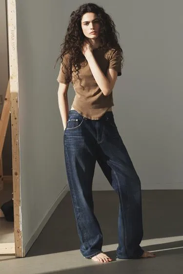 Футболка с эффектом потертости