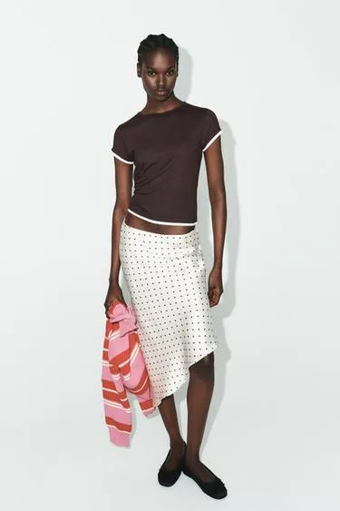 Футболка с контрастными деталями- Заказать в России