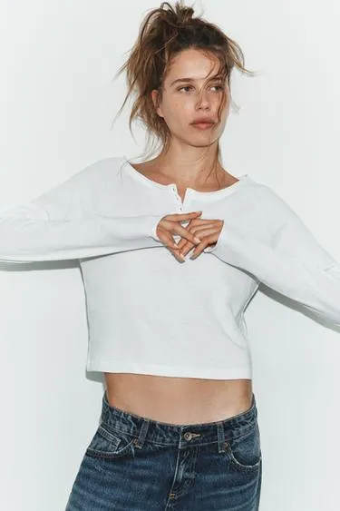 Футболка с воротником на пуговицах- Заказать в России