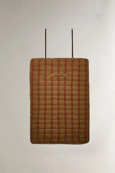 Плед для домашних питомцев в полоску с возможностью закатывания краев- Заказать в России