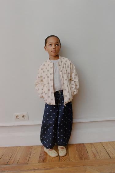 Zara Стеганый бомбер в горошек купить с доставкой.