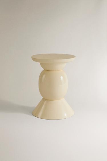 Zara Металлический журнальный столик купить с доставкой.