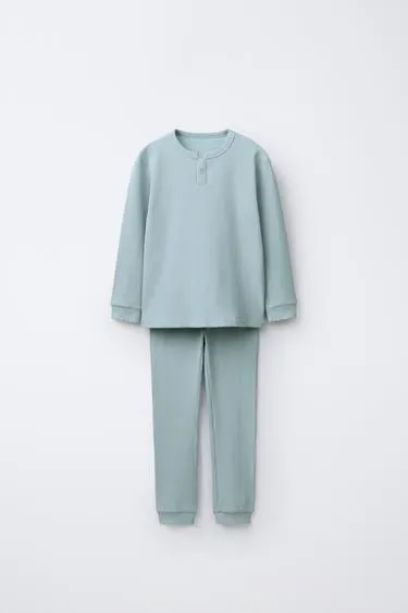 1,5–6 лет/однотонная пижама в рубчик