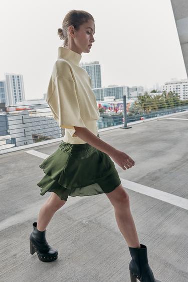 Zara Атласная мини-юбка с воланами