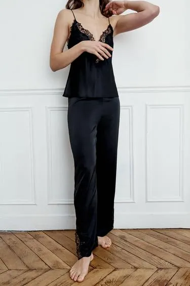 Атласные брюки с кружевом