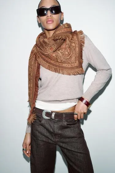 Треугольный жаккардовый шарф- Заказать в России