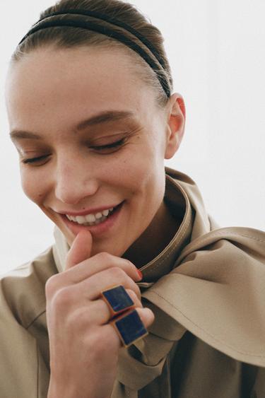 Zara Золотое кольцо с камнем