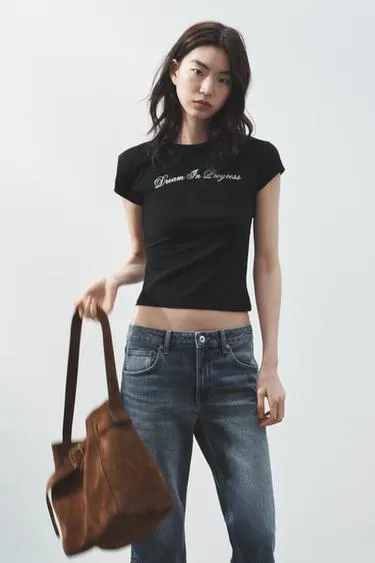 Футболка с надписью спереди- Заказать в России