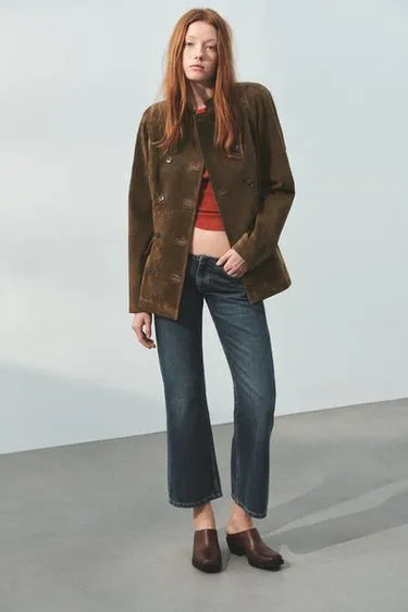 Приталенная куртка из 100% замши