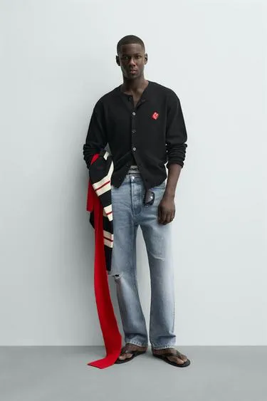 Кардиган с нашивкой в виде игральных костей и сердец- Заказать в России