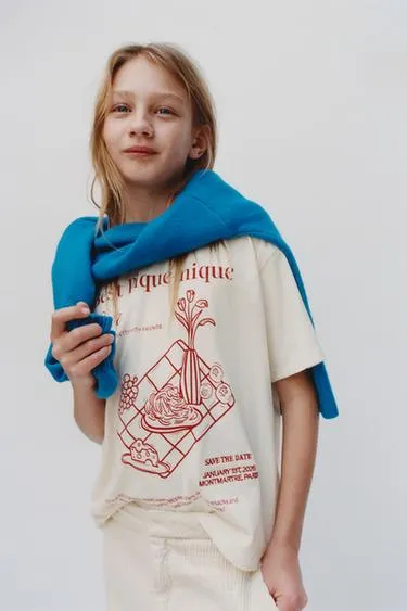 Футболка с вышивкой и надписью