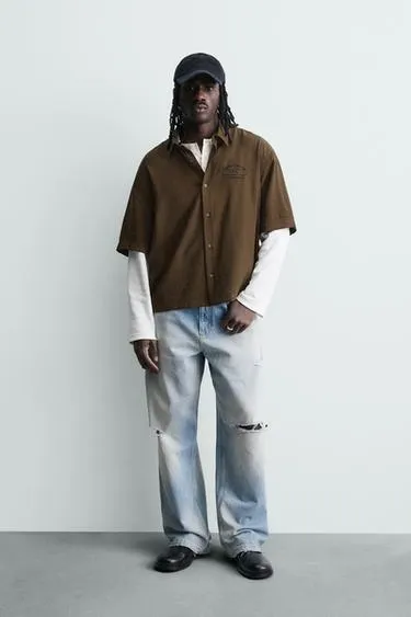 Рубашка с вышивкой и свободным кроем