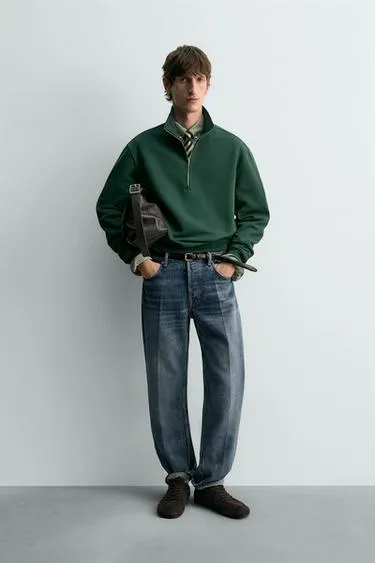 Толстовка классического кроя с воротником на молнии- Заказать в России