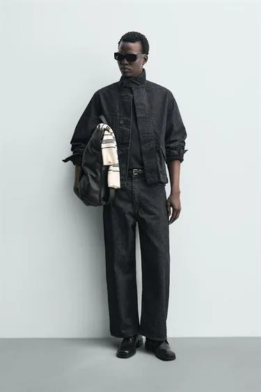 Джинсовая куртка с карманами