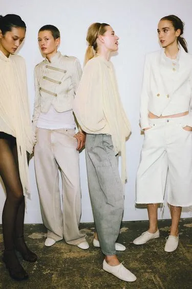 Блуза со сборками и подплечниками — ZW COLLECTION LIMITED EDITION- Заказать в России