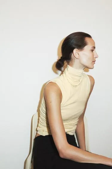 Топ из хлопка SUPIMA® с воротником-стойкой