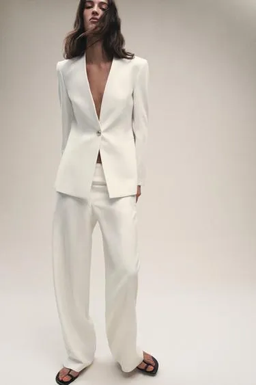 Приталенный блейзер без лацканов- Заказать в России