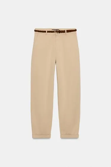 Брюки чинос с плетеным ремнем