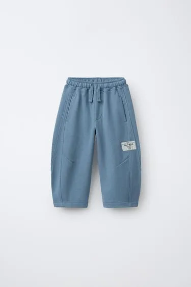 Брюки BARREL из мягкой ткани с нашивкой- Заказать в России