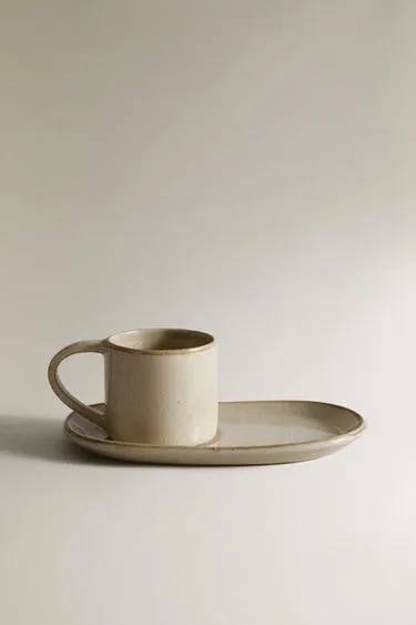 Набор кружки и подноса из керамики