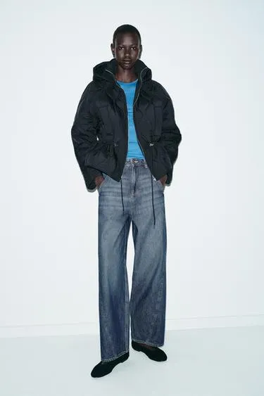 Стеганая куртка с капюшоном