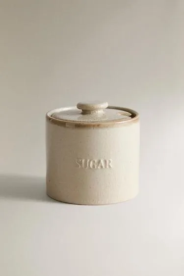 Фарфоровая сахарница с ложкой