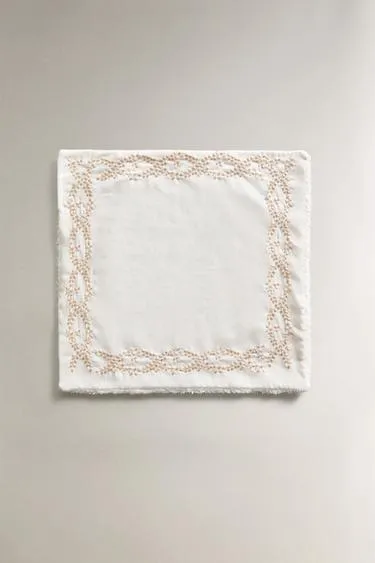 Набор гостевых полотенец с вышивкой растений (набор из 2)- Заказать в России