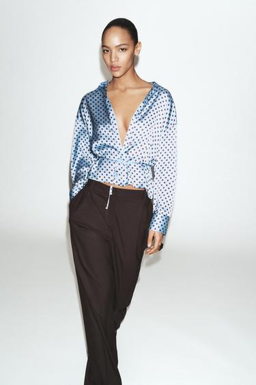 Zara Атласная рубашка в горошек с ремнем