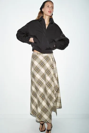 Босоножки с ремешками из кожи