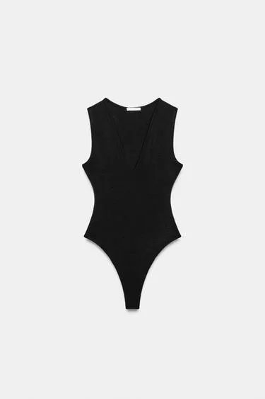 Облегающее боди с V-образным вырезом