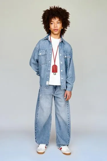 Джинсовая рубашка с карманами- Заказать в России