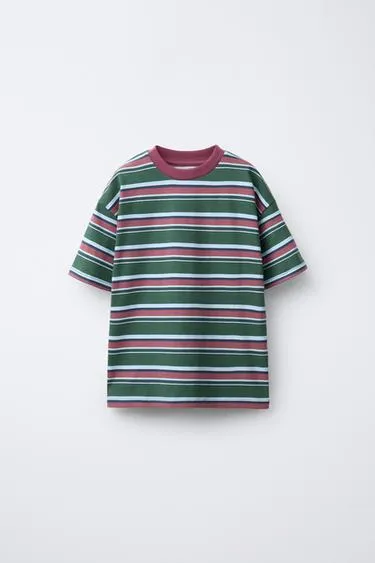 Футболка с принтом в полоску