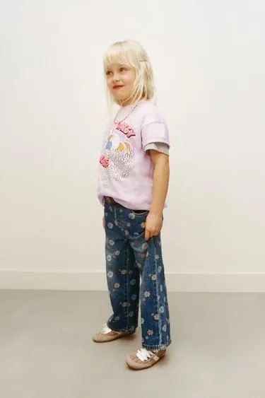 Джинсы-кюлоты с цветочным принтом