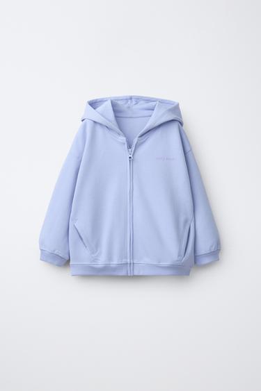 Zara Толстовка на молнии с рельефным текстом купить с доставкой.
